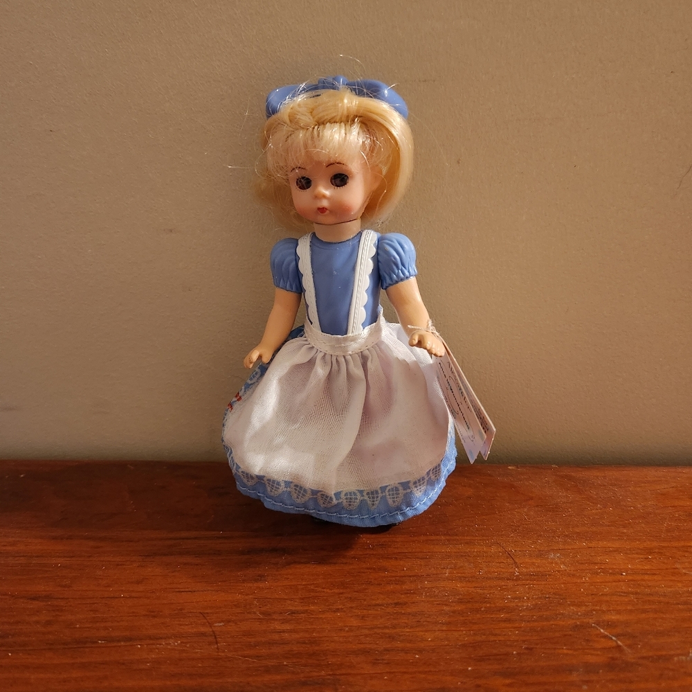 Mcdonalds Madame Alexander Alice in Wonderland 2007 series. Price is firm.